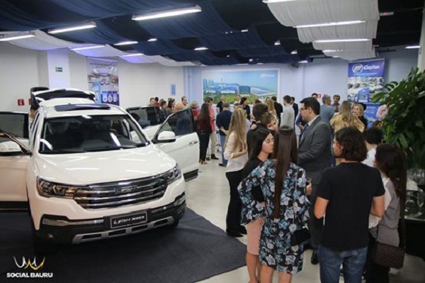 X80在bauru上市，經(jīng)銷商clayton舉辦新車上市活動.jpg